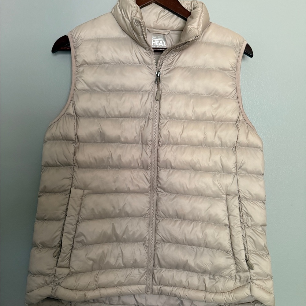 32 Degrees Women's Light Tan, Champagne Polyfill Puffer Vest- Medium